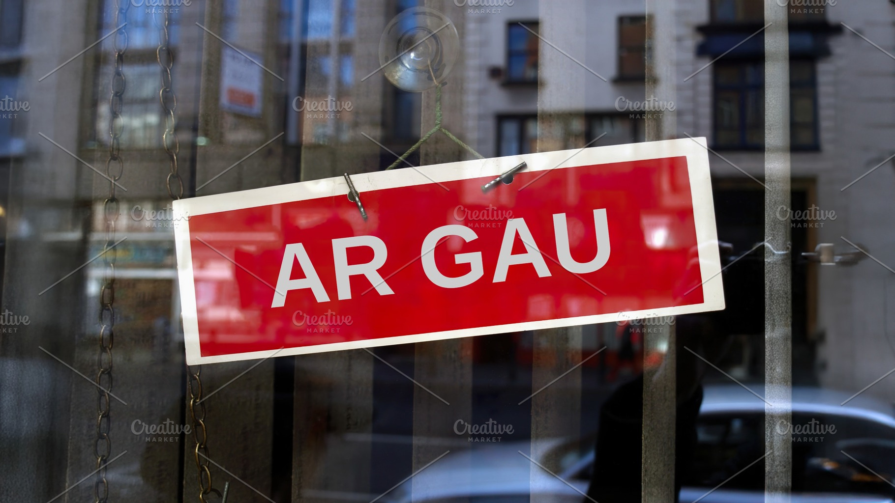 closed sign in Welsh, a Photo by WorldOfPhotos