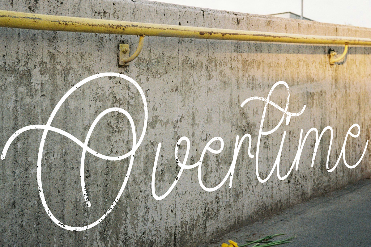 Lovely Dreaming, a Handwritten Font by InermediaSTUDIO (Photo 4 of 8)