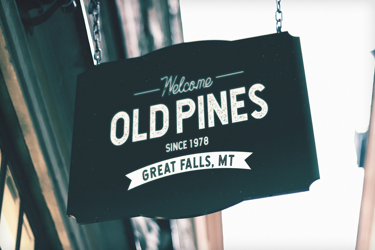 SALE : 15 Vintage Logo Badges, a Branding & Logo Template by FlashGraphics (Photo 3 of 9)