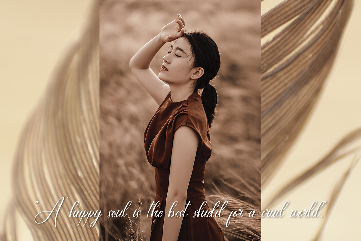 Yolanda, a Handwritten Font by Majelis Font (Photo 2 of 6)
