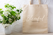 Purely Woman - Monoline Font, a Script Font by Sronstudio (Thumbnail 11 of 15)