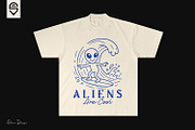 Aliens are cool, an alien surfing, a Graphic by shaondesigns (Thumbnail 4 of 4)