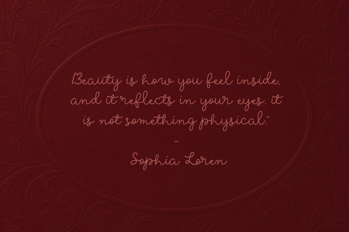 Roselia Elegant Signature Font, a Handwritten Font by Serbaneka Studio (Photo 7 of 7)