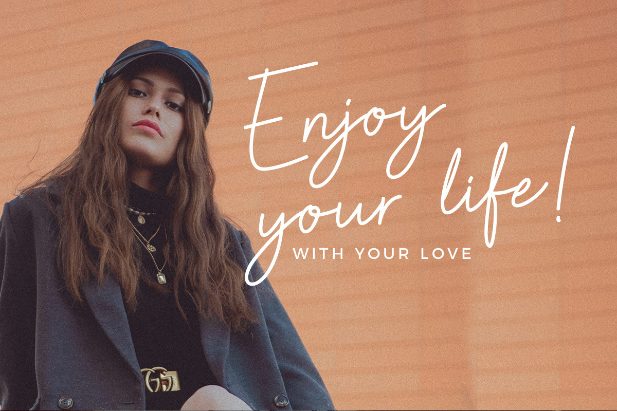 Mashiny Handwritten Business Font, a Script Font by Multype Studio (Photo 5 of 7)
