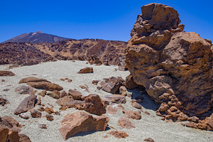 desert with dunes and mountains, a Photo by Pictures for you!!!!!!!!!