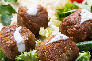 Falafel with hummus and fresh salad, a Photo by etorres69