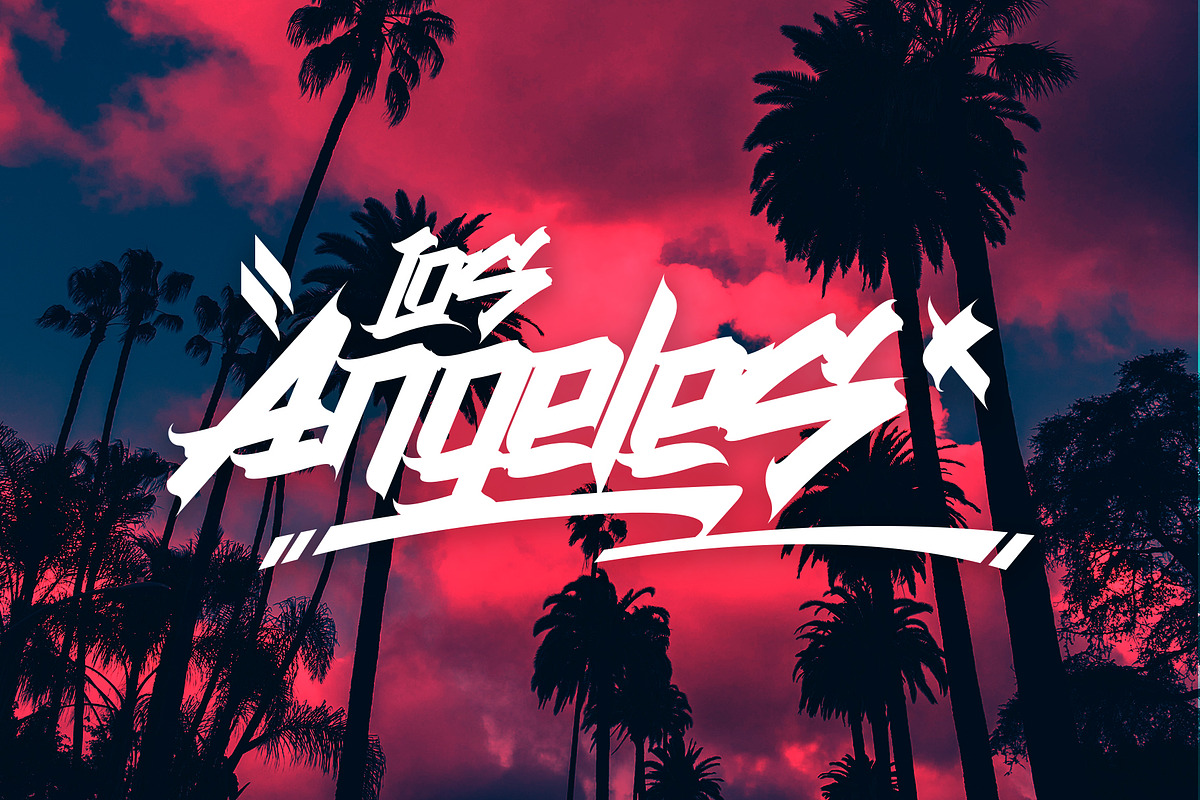 SHARKSLASH Graffiti Font preview 3