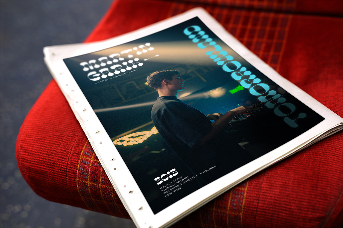 Moon Chief | Groovy Display, a Serif Font by Pentagonistudio (Photo 5 of 11)