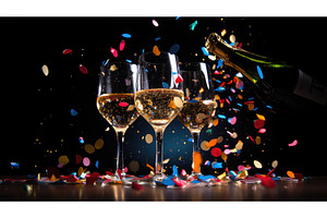 fun celebration wine drink wine ai, a Food & Drink Photo by pikepicture