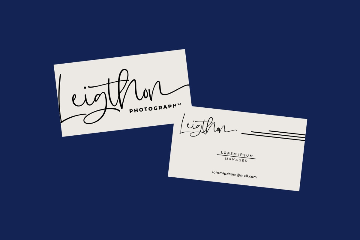 Hugesnow - Signature Font preview 8