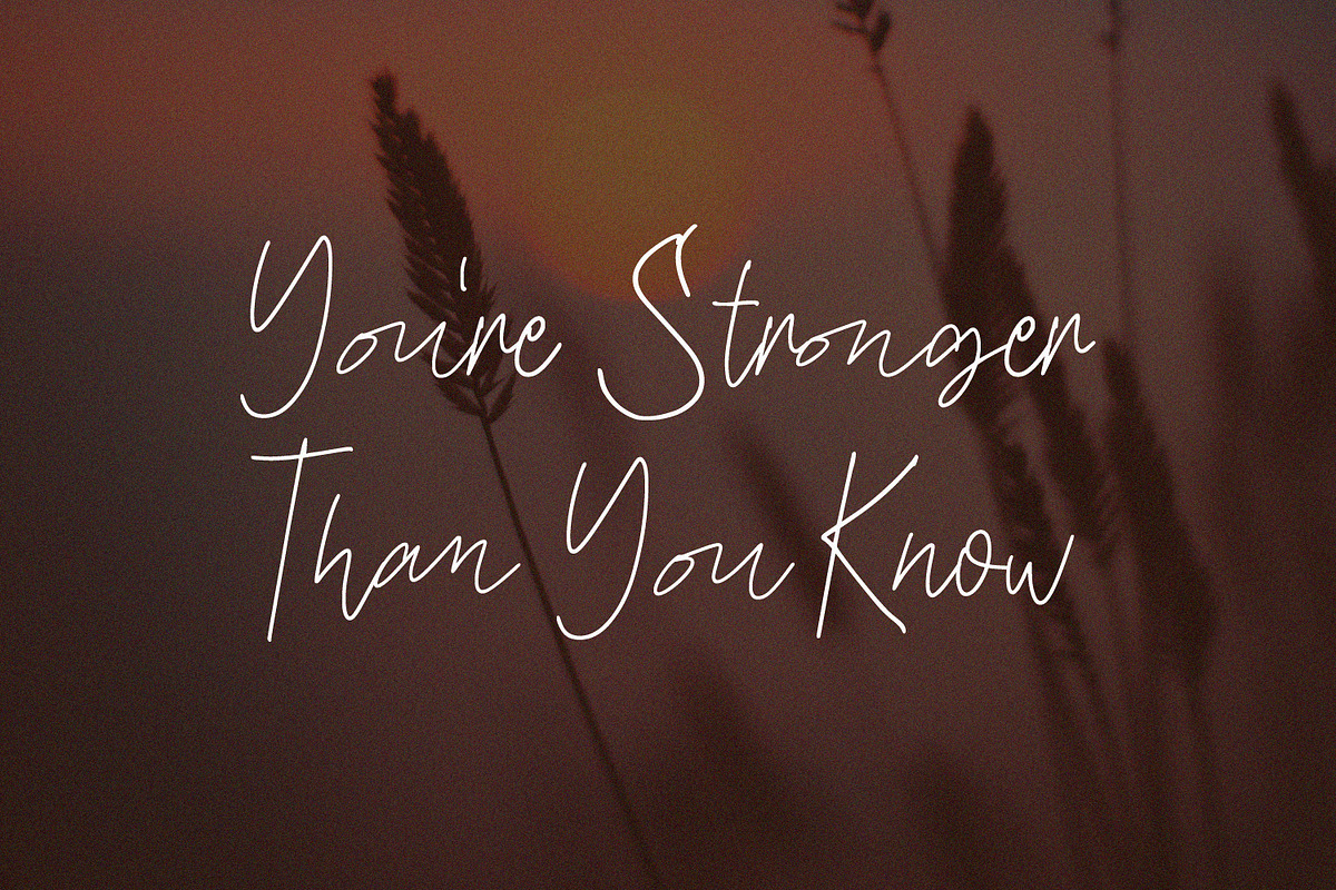 Daltana | Handwriting Font preview 7