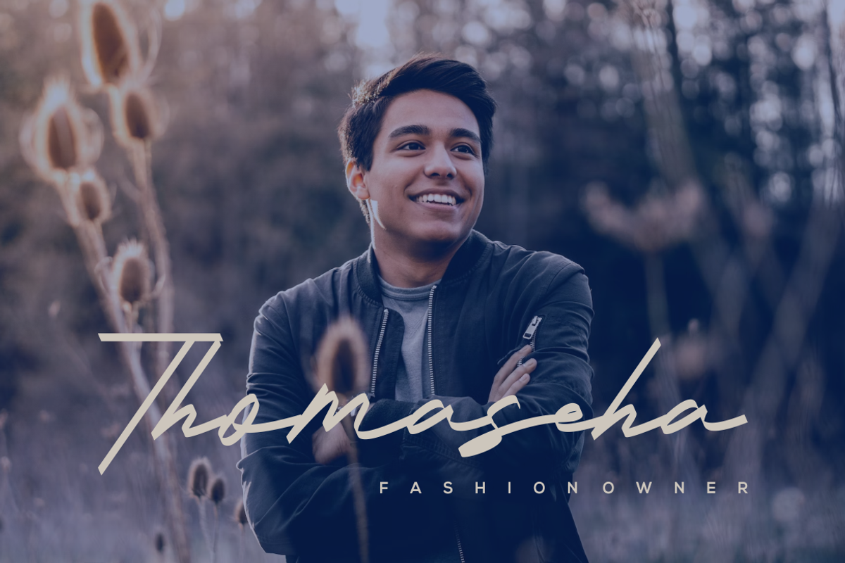 Romattase Font, a Handwritten Font by albert_kalingga (Photo 2 of 5)