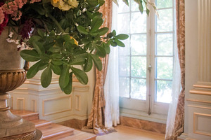 Estate Window 1 (Photo)