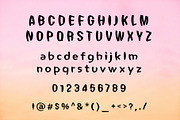 Momo, a Script Font by edcreative (Thumbnail 7 of 7)