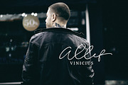 Elaine Hanks (+Feminine Logo Pack), a Script Font by Sarid Ezra (Thumbnail 8 of 10)