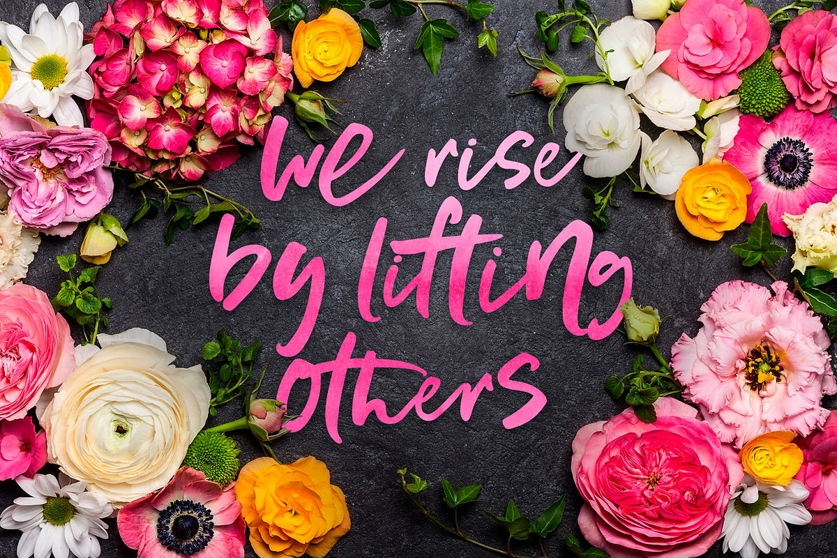 Mucho Gusto Font Family preview 8