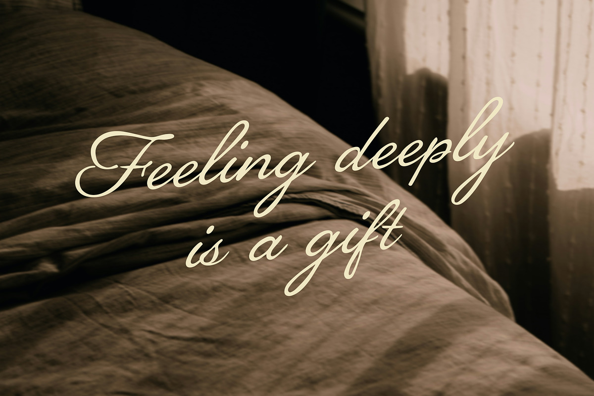 ED Port Blanc - Handwritten Script, a Handwritten Font by Emyself Design (Photo 2 of 10)