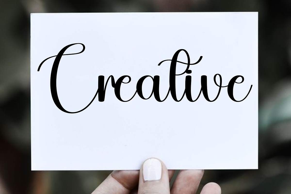Moonlight, a Handwritten Font by InermediaSTUDIO (Photo 2 of 8)