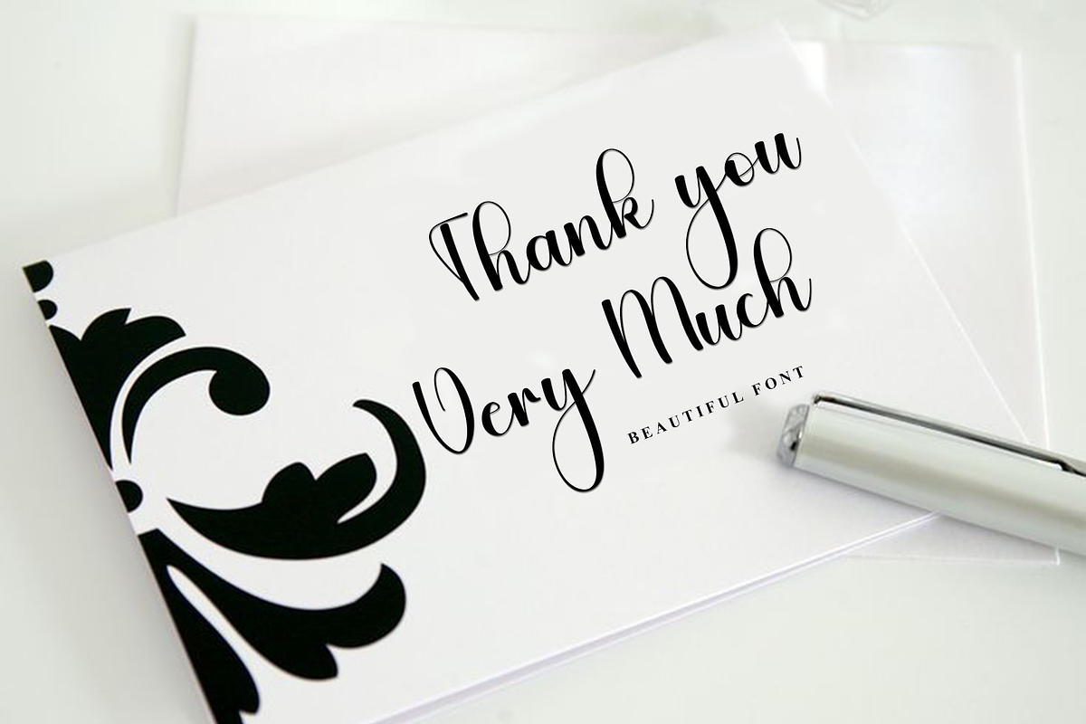 Autumn Pumpkin, a Handwritten Font by InermediaSTUDIO (Photo 4 of 8)