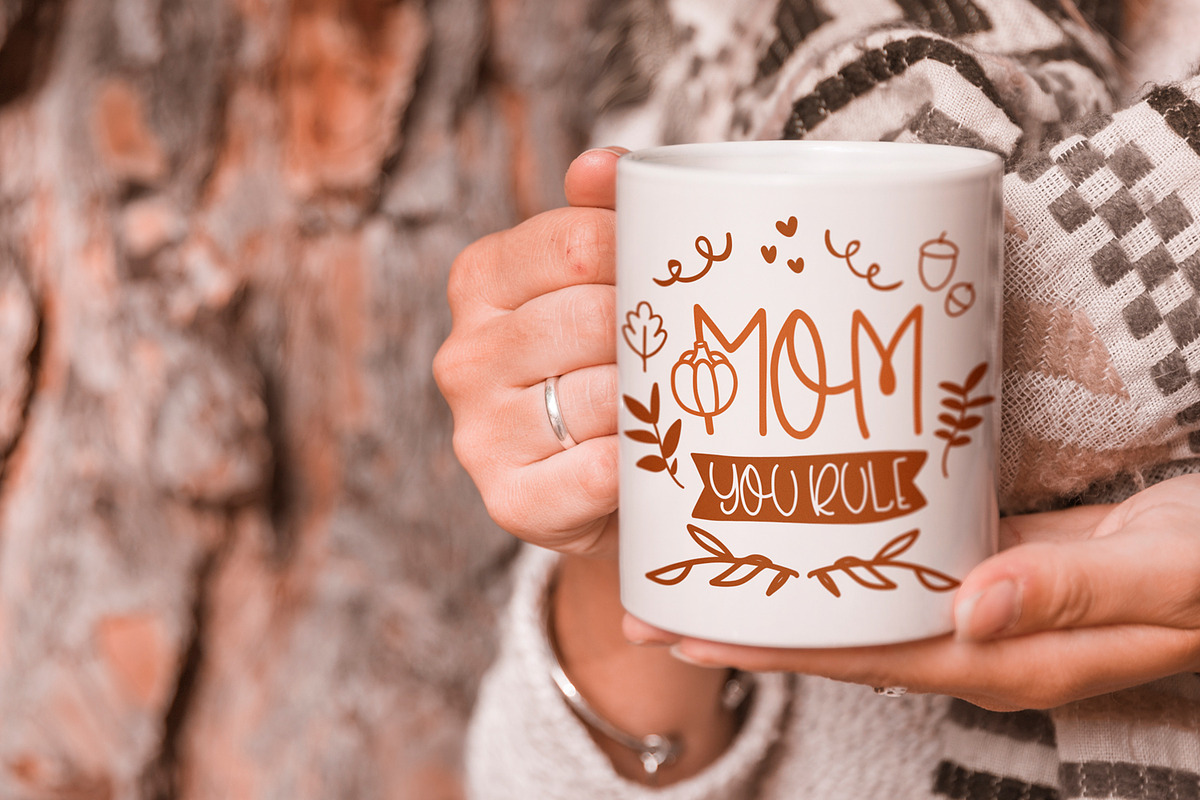 Beaver Moon - Fall Font With Doodles, a Handwritten Font by Freeling Design House (Photo 6 of 8)