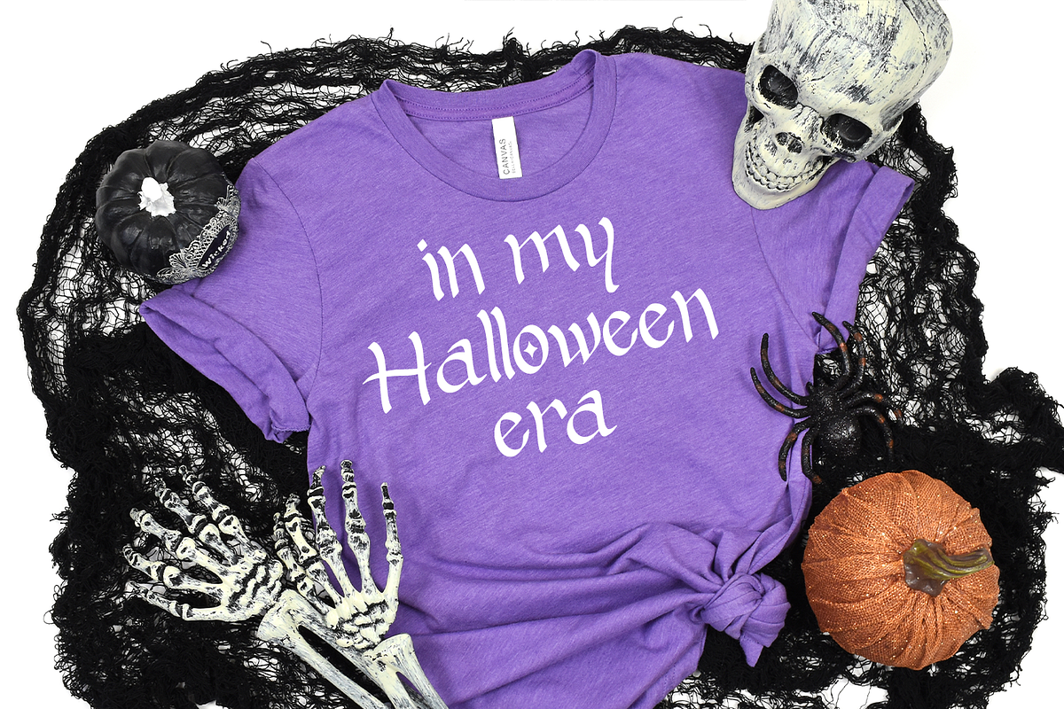 Silent Hollow - A Display Font, a Handwritten Font by Beck McCormick (Photo 3 of 10)