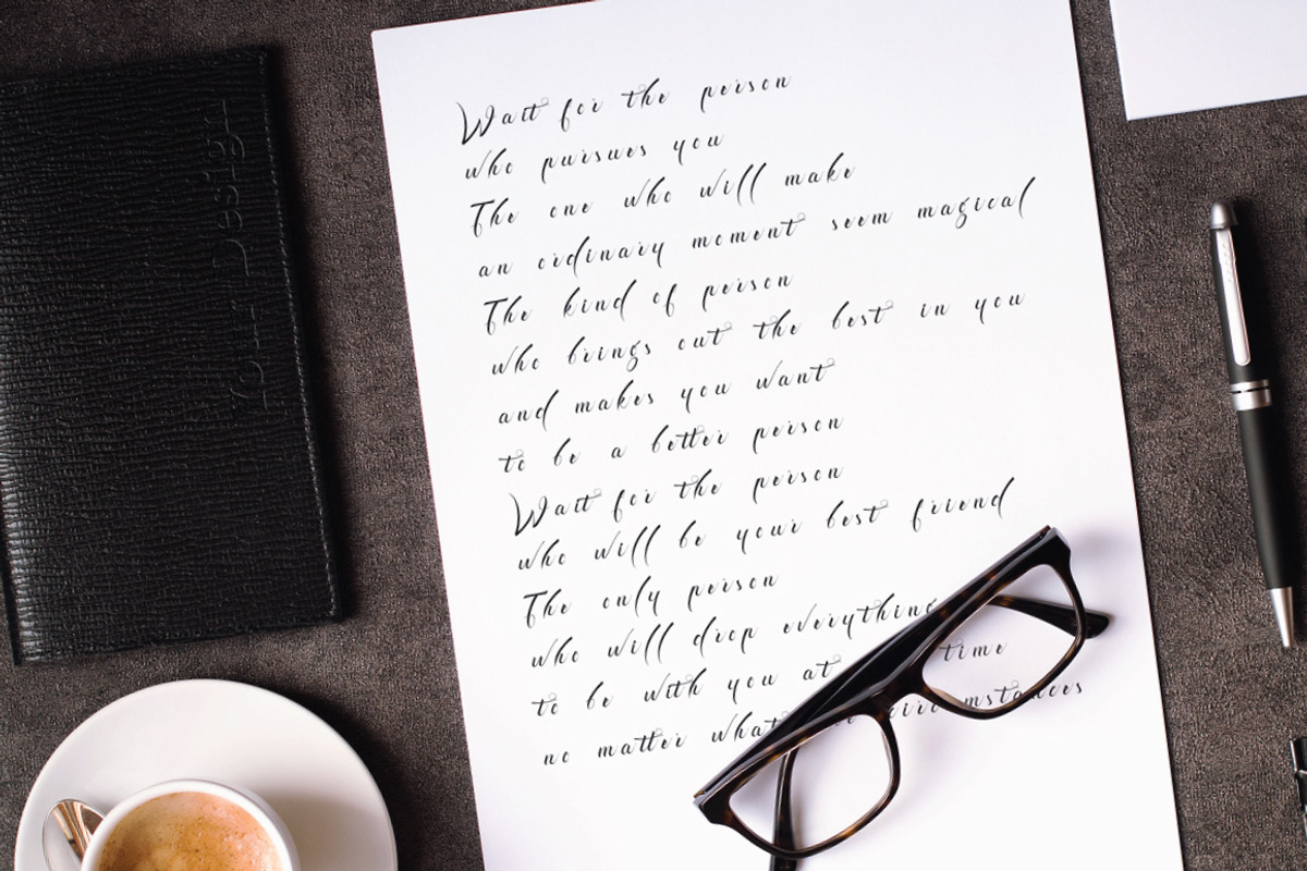 Exquisite Typeface preview 2