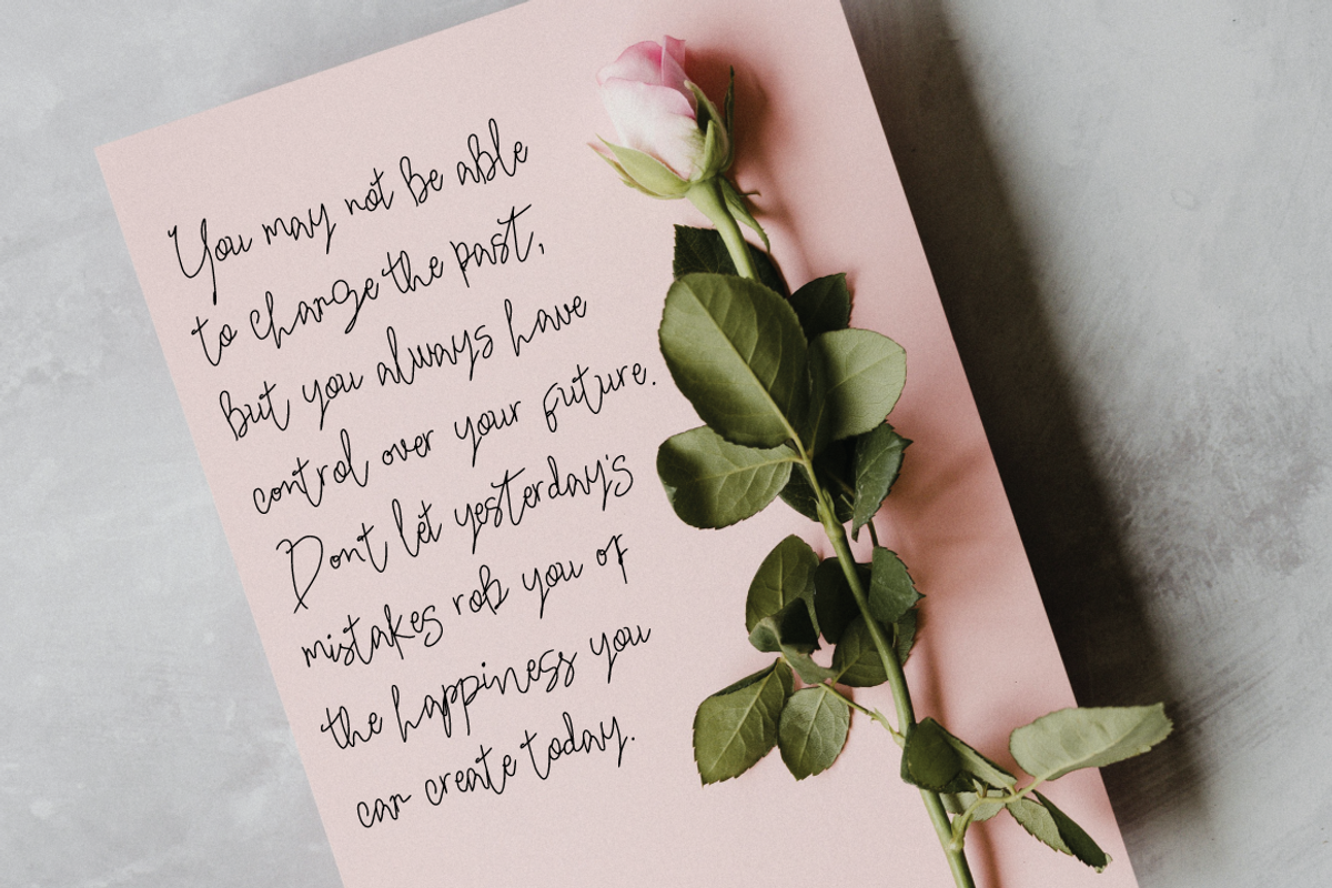 Athenia Signature, a Font by Eltypesstudio (Photo 7 of 10)