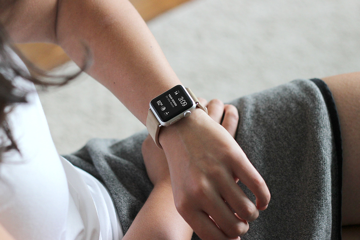 10 Real World Apple Watch Mockups, a Wearable Device Mockup by Medialoot (Photo 2 of 4)