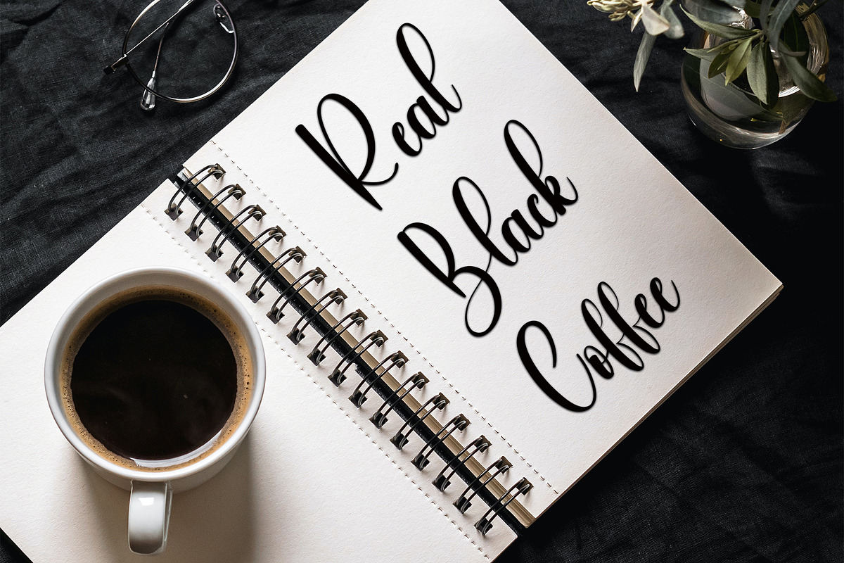 Original, a Handwritten Font by InermediaSTUDIO (Photo 5 of 5)