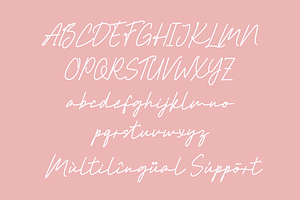 Romlla - Script Font