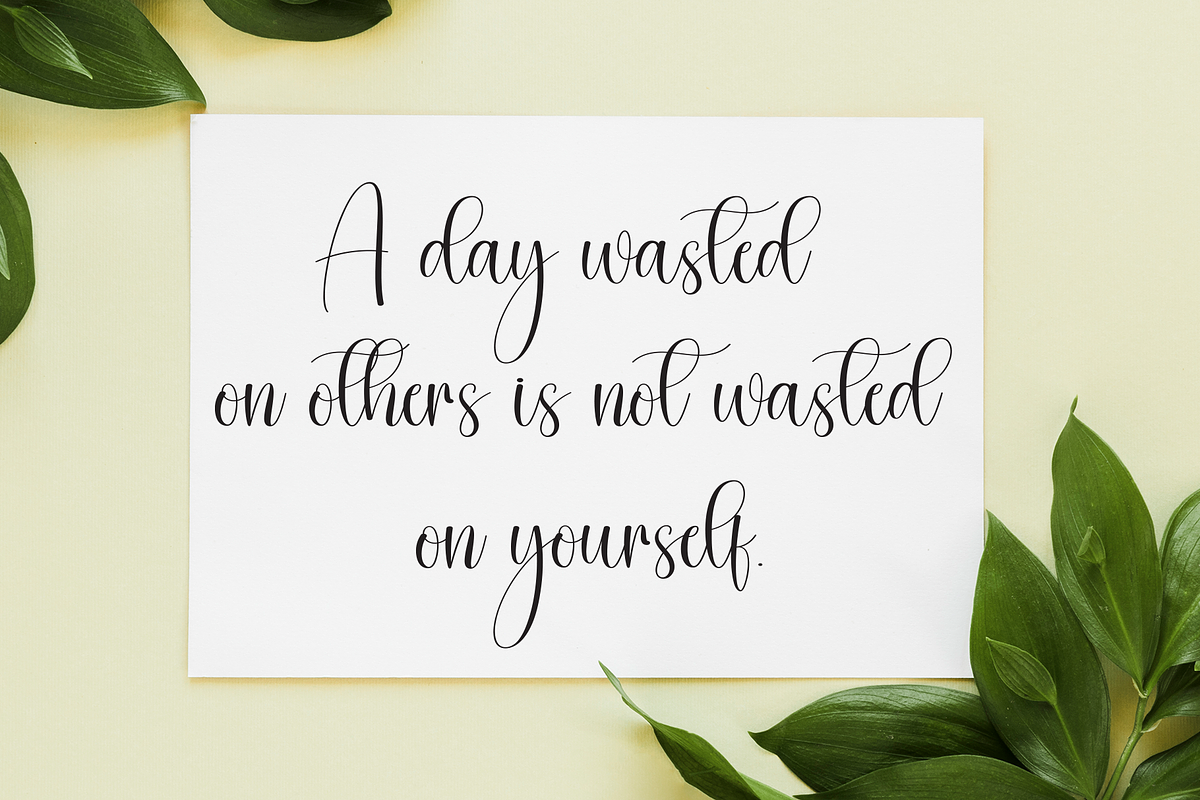 Wresling | Script Font, a Handwritten Font by Scratchones (Photo 6 of 9)