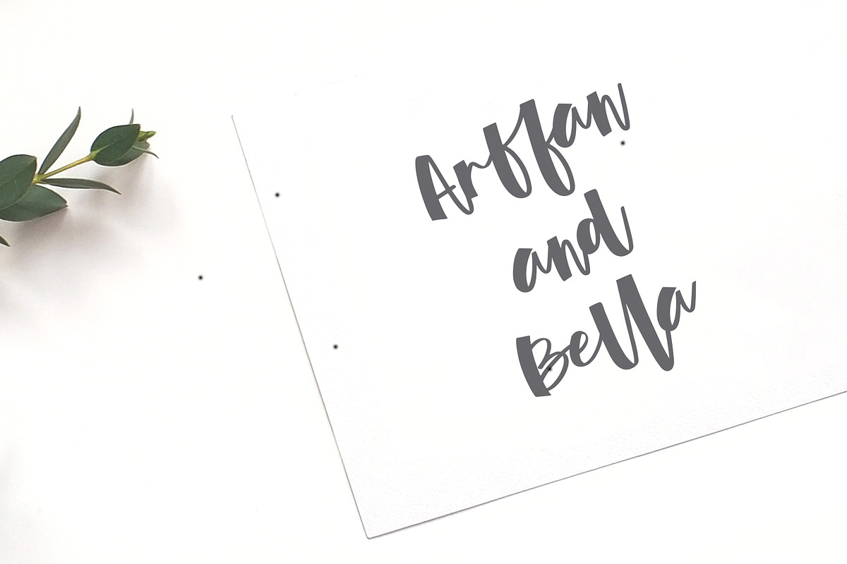 luffio Script Bold Font preview 5