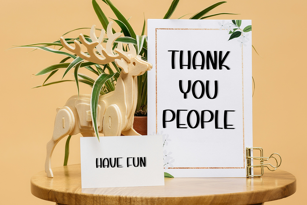 Sunday Bright, a Script Font by InermediaSTUDIO (Photo 5 of 8)
