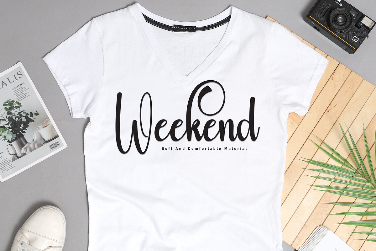Darling | Script Font, a Handwritten Font by Scratchones (Photo 2 of 9)