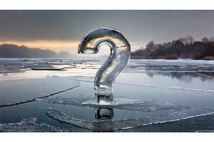 Frozen question mark sculpture, an Arts & Entertainment Photo by Igor Tichonow