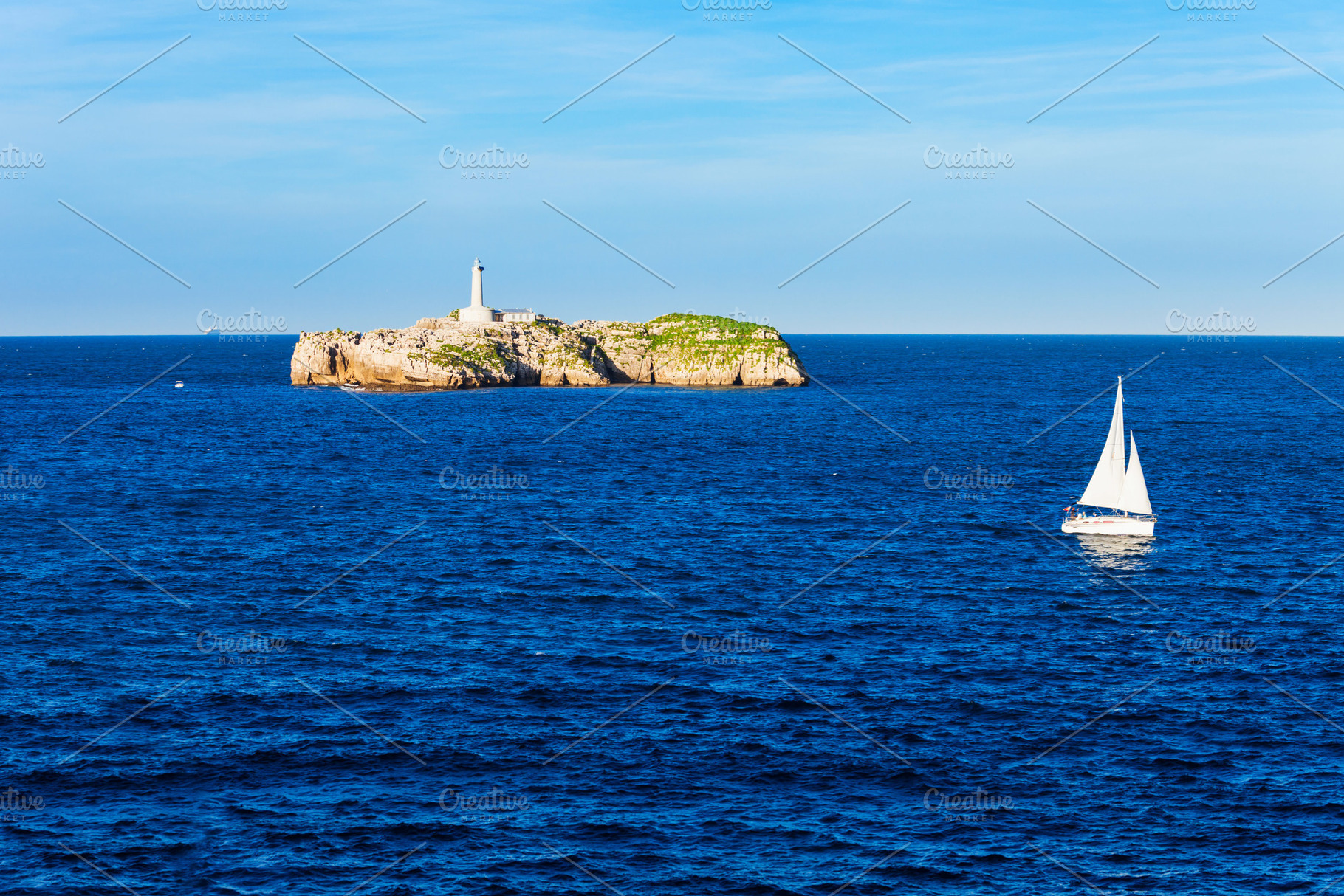 Mouro Island Lighthouse in Santander, a Photo by saiko3p