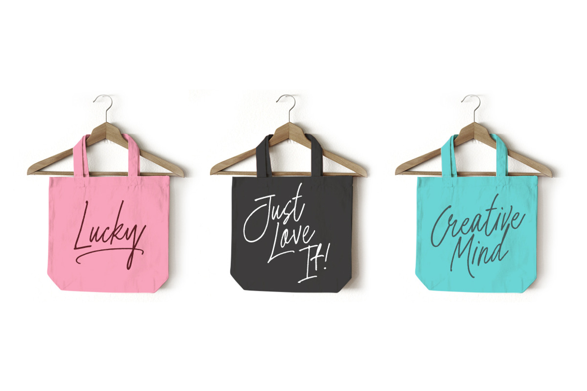 Charleston, a Script Font by Evelyn Richards