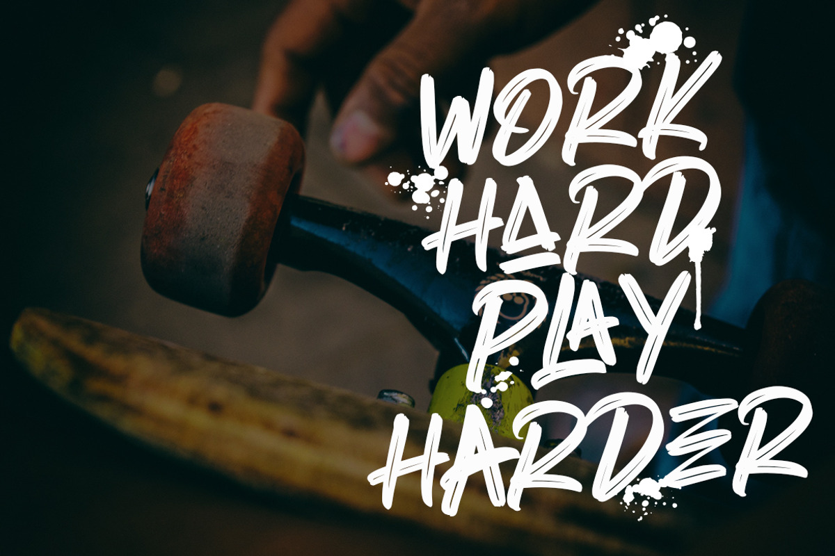 Herdrock Brush Advertisement Font preview 5