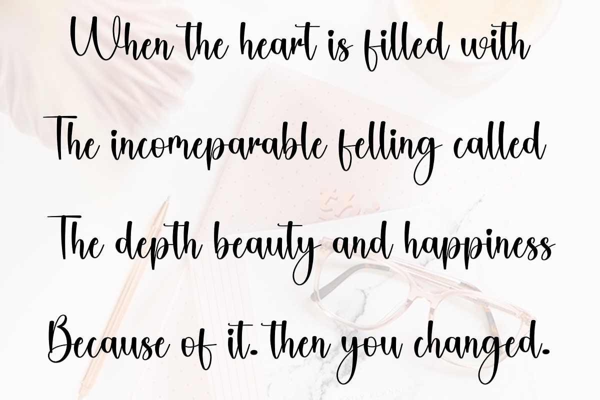 Creative Signature, a Handwritten Font by InermediaSTUDIO (Photo 4 of 8)