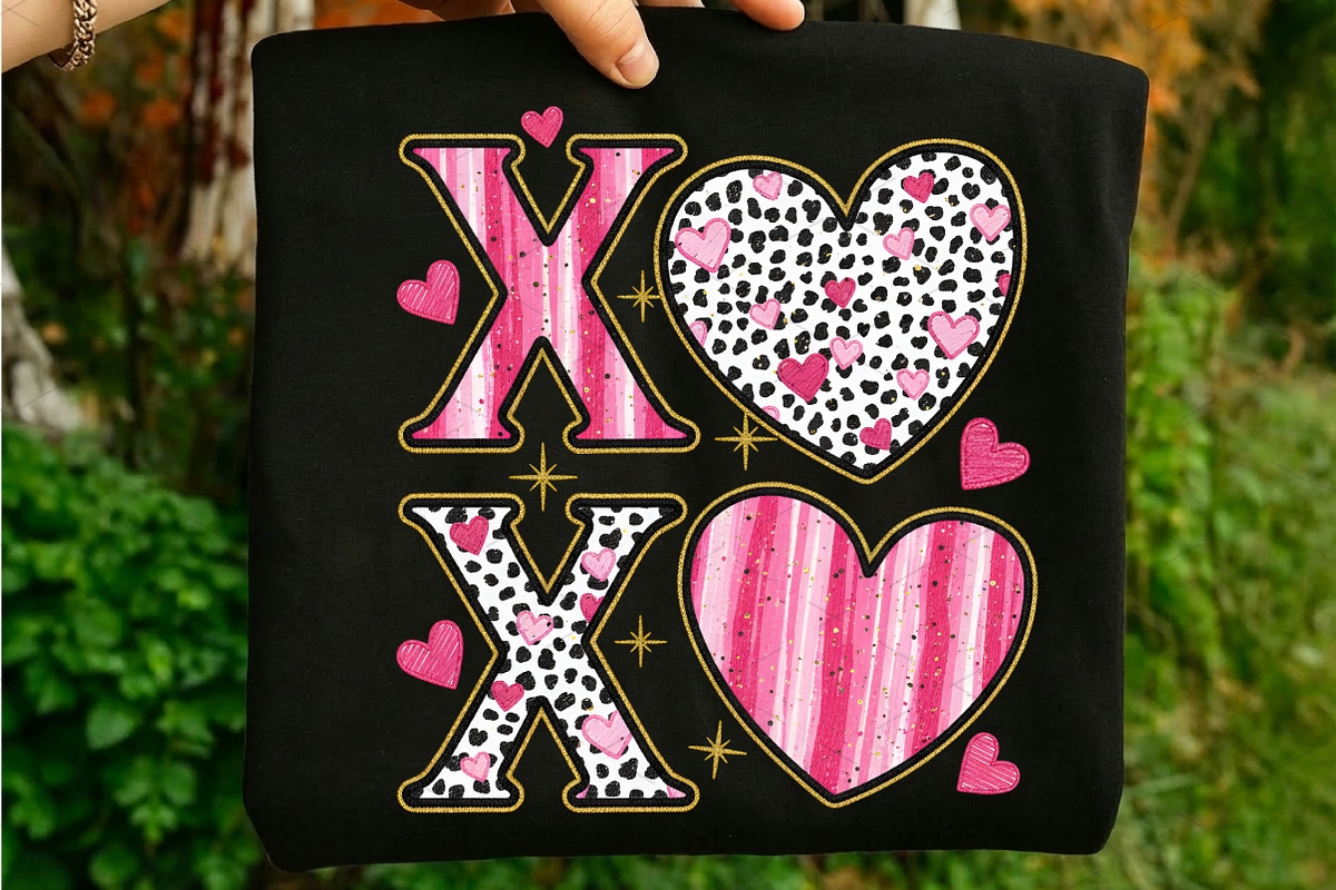 XOXO Valentine Day Heart Brushstroke, an Illustration by Libby Wishes (Photo 1 of 8)