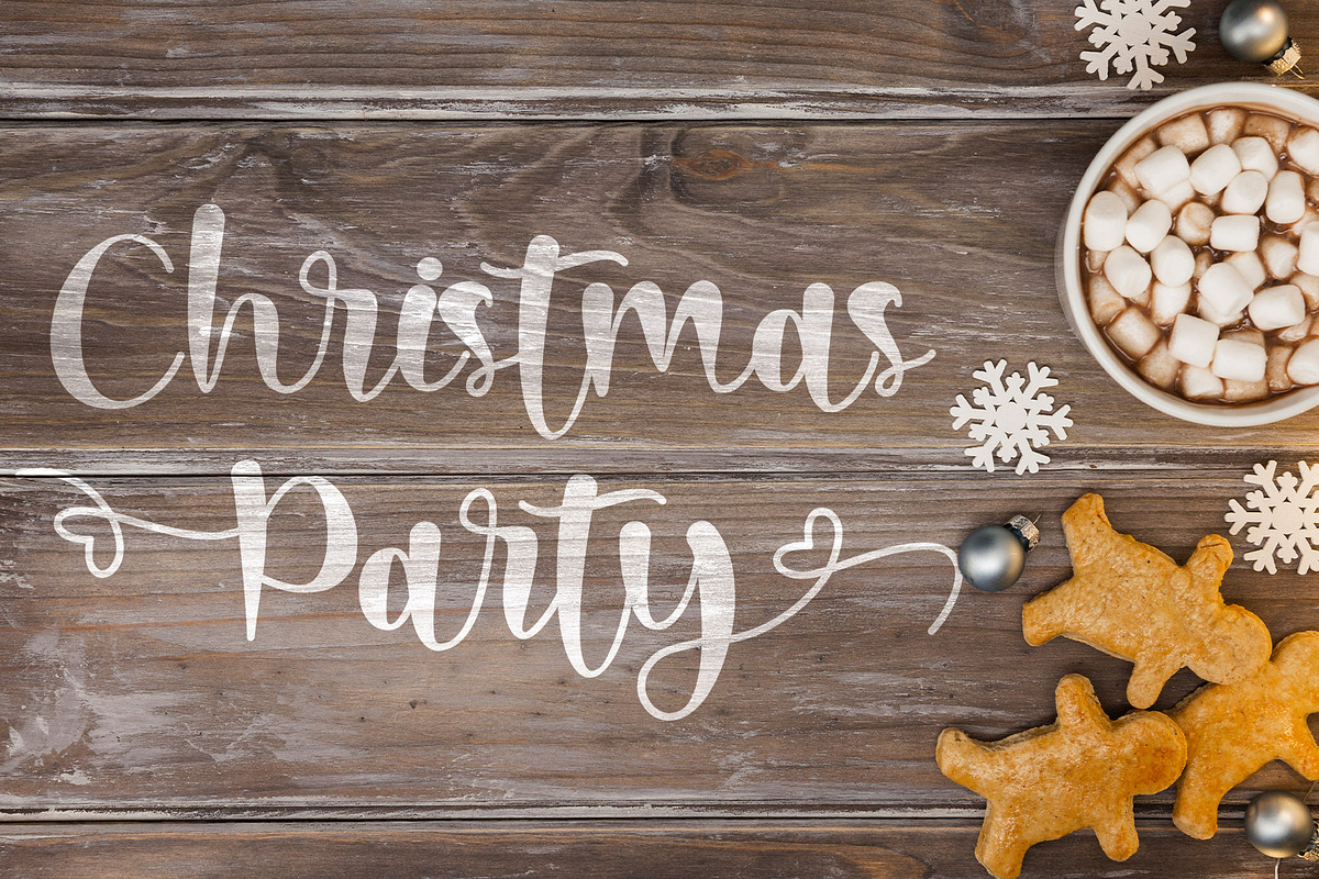 Christmas Lights, a Script Font by Letterara (Photo 2 of 10)