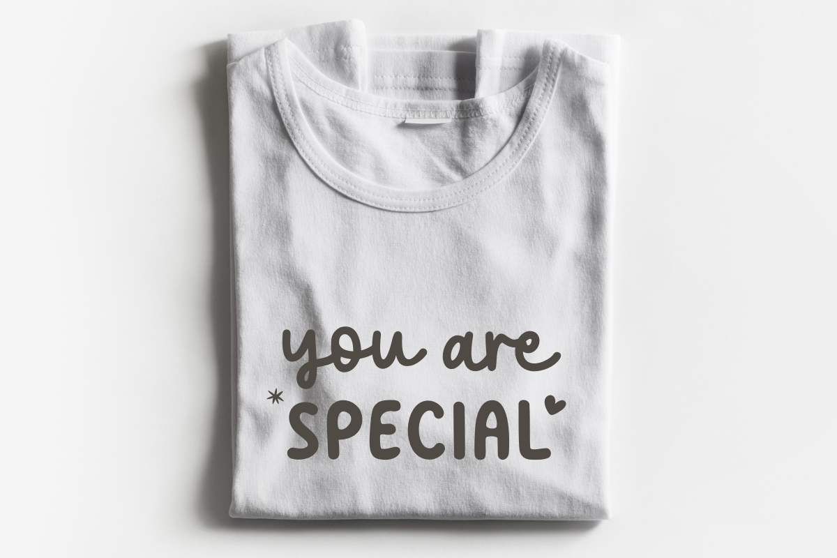 Kinder Someone, a Handwritten Font by SaktiAvellin (Photo 3 of 9)