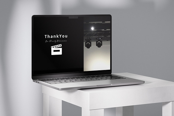 Cinema Pitch Deck Powerpoint preview 4