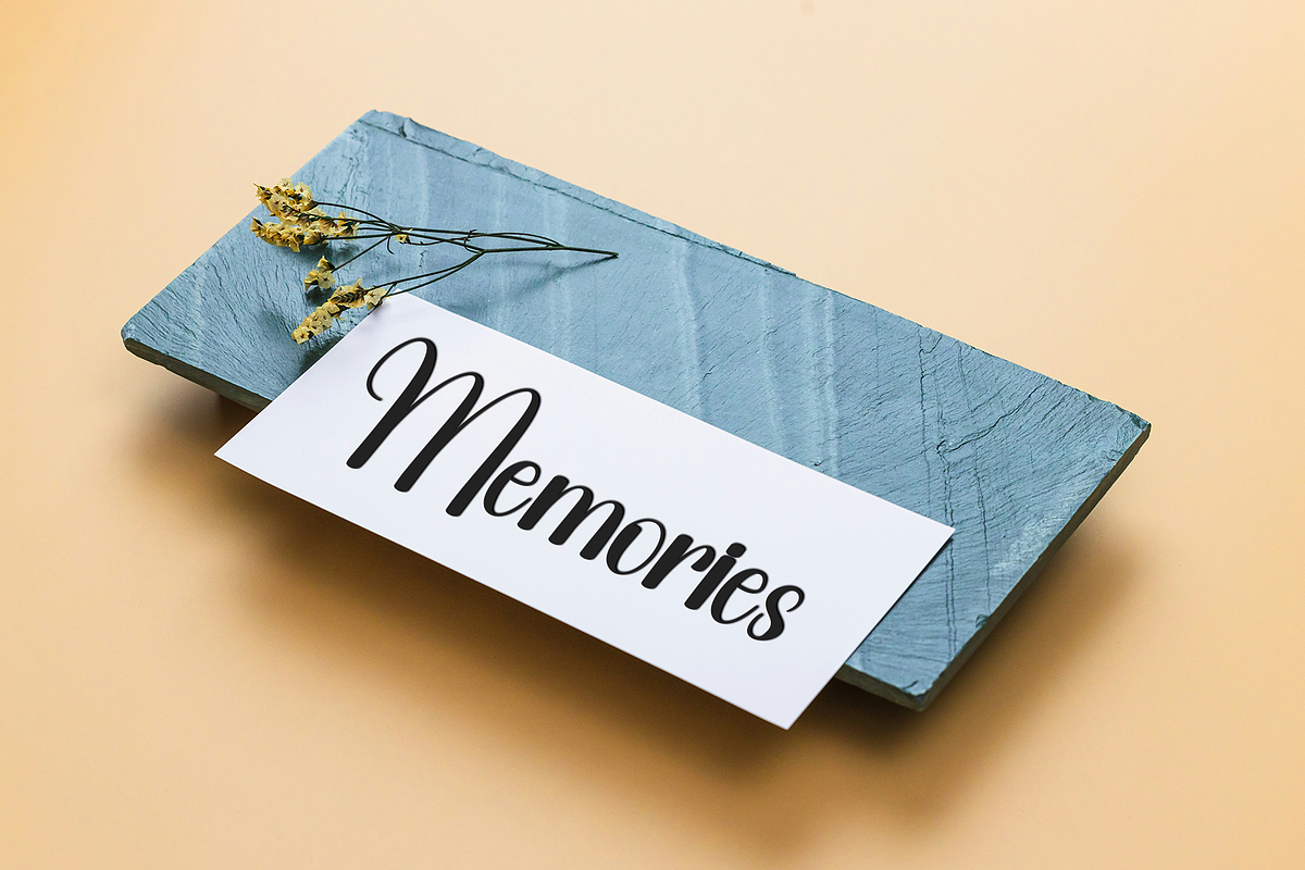 Highland Summer, a Handwritten Font by InermediaSTUDIO (Photo 6 of 8)
