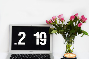 Laptop&Roses Styled Photo