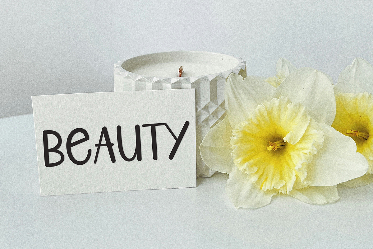 Tumbler Sticker, a Serif Font by InermediaSTUDIO (Photo 2 of 8)