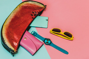  bag with print and accessorise