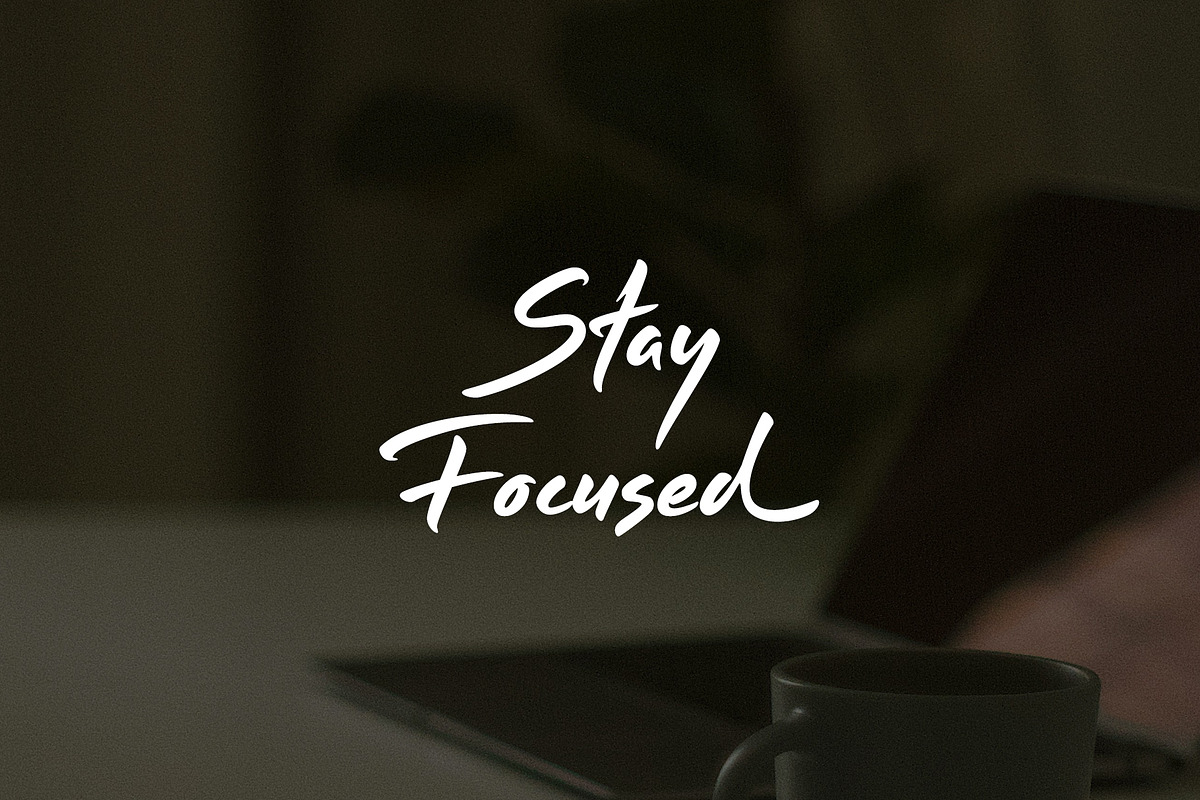 Reflect Handwritten Font, a Font by sunnytudu (Photo 5 of 8)