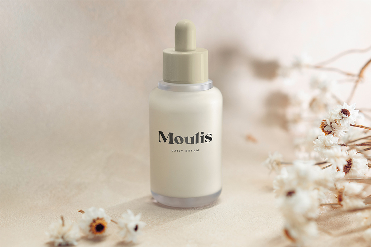 Micklest Luxury Serif Font, a Serif Font by UICreative (Photo 3 of 13)