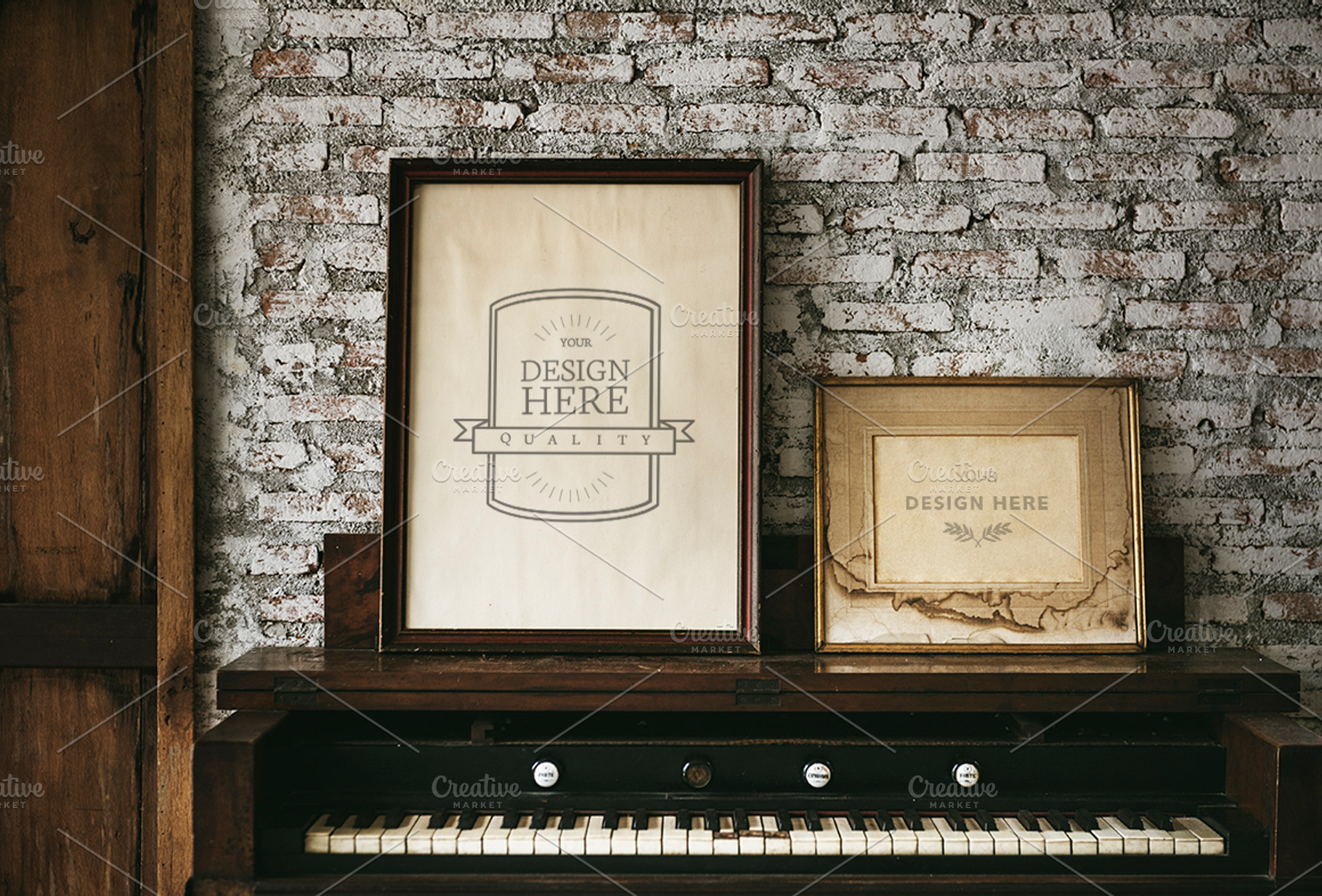 photo frames on piano (PSD), a Photo by rawpixel